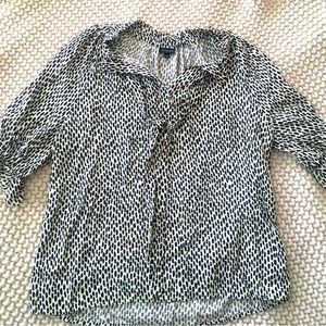 *LAST DAY!* Who What Wear Black & White Women’s Short Sleeve Blouse